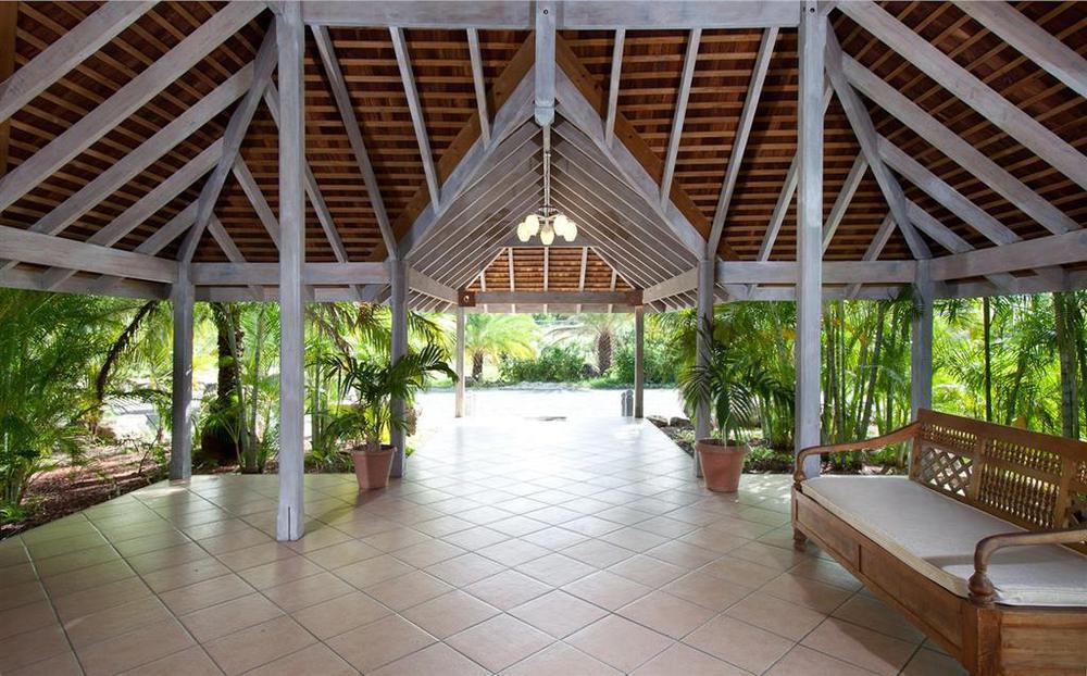 Coconut Beach Club Resort St. John's Interior photo